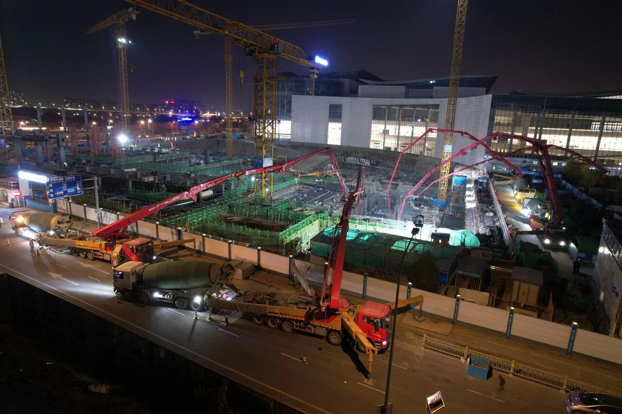 山东国际会展中心二期217米超高层完成大体积混凝土浇筑